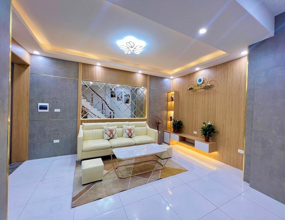 Chính chủ bán nhà 5 tầng, diện tích 30m2 giá 3,8 tỷ tại Hồ Tùng Mậu, Cầu Giấy