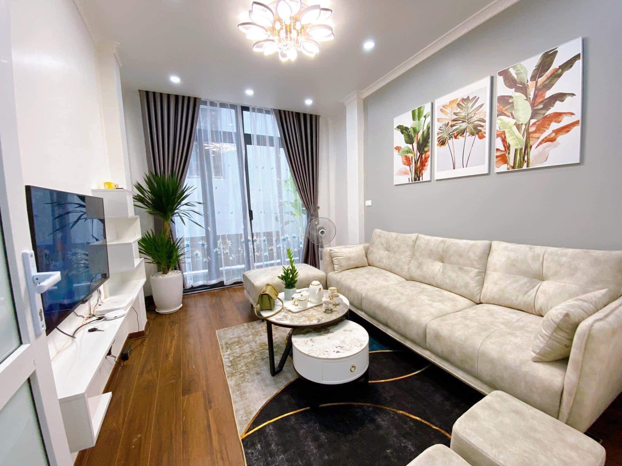 Chính chủ cần bán nhà mới, full nội thất, 50m2 giá 4,98 tỷ tại Trần Duy Hưng, Cầu Giấy