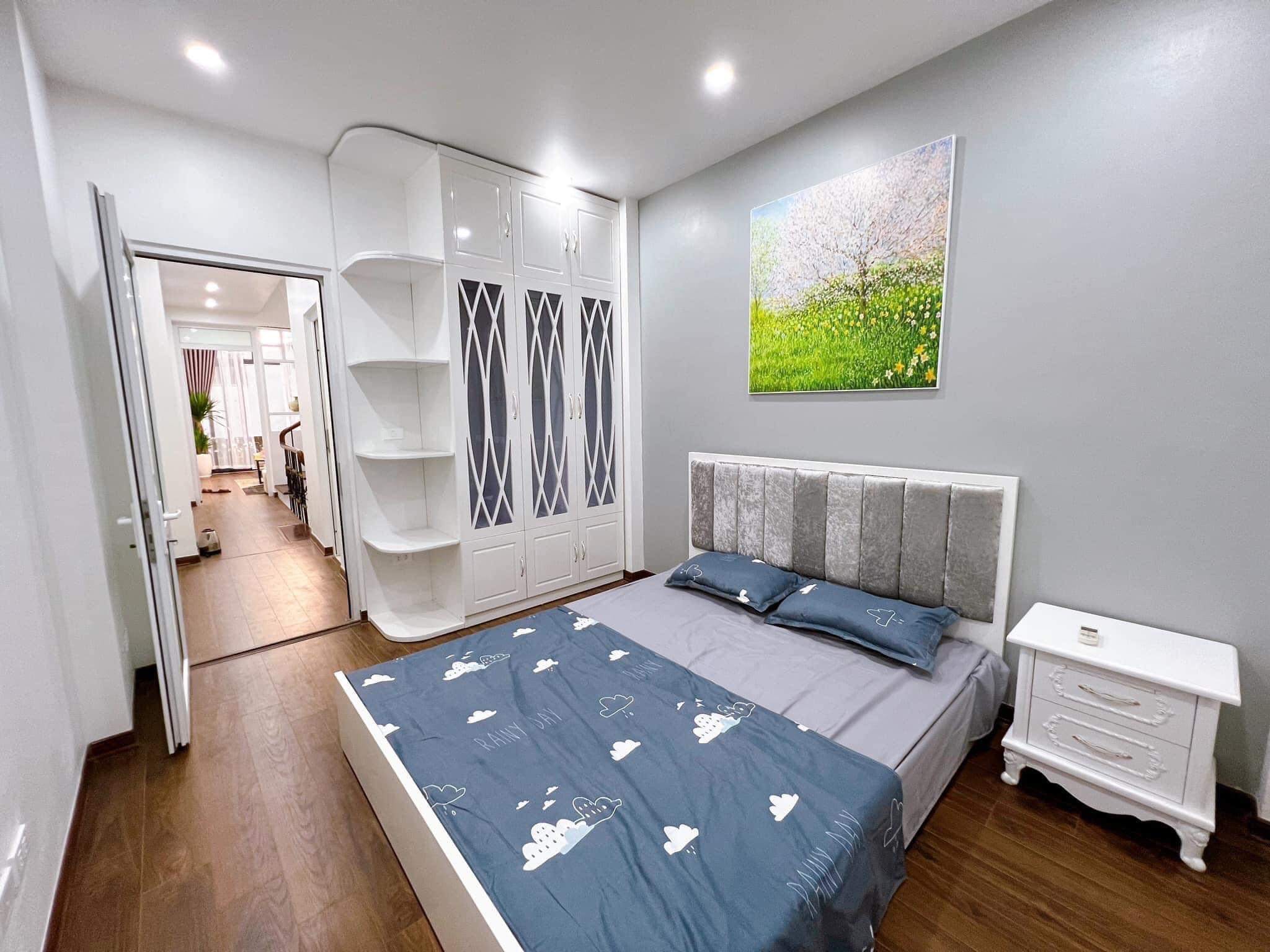 Chính chủ cần bán nhà mới, full nội thất, 50m2 giá 4,98 tỷ tại Trần Duy Hưng, Cầu Giấy