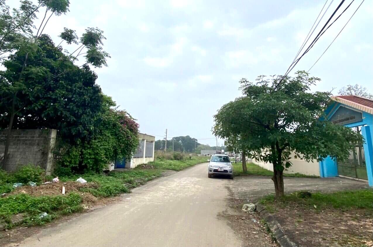 Cần bán đất ở  Nam Bình Yên, Thạch Thất, 200m2, mt 8,11m, vỉa hè đá bóng, 5 tỷ