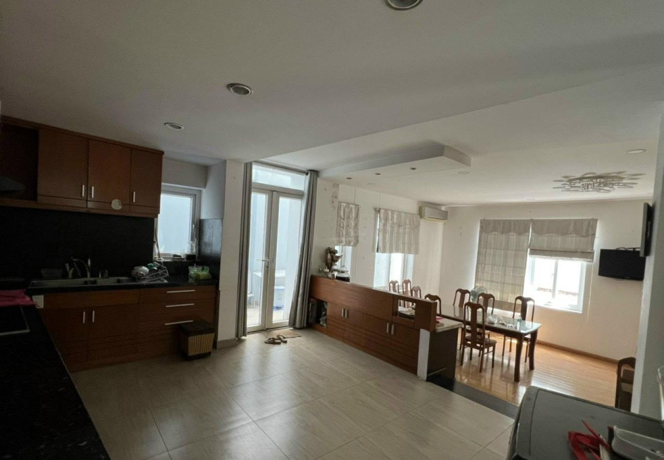 Bán gấp nhà hiện đại giá rẻ, hẻm xe tải tại đường Hoàng Hoa Thám Bình Thạnh