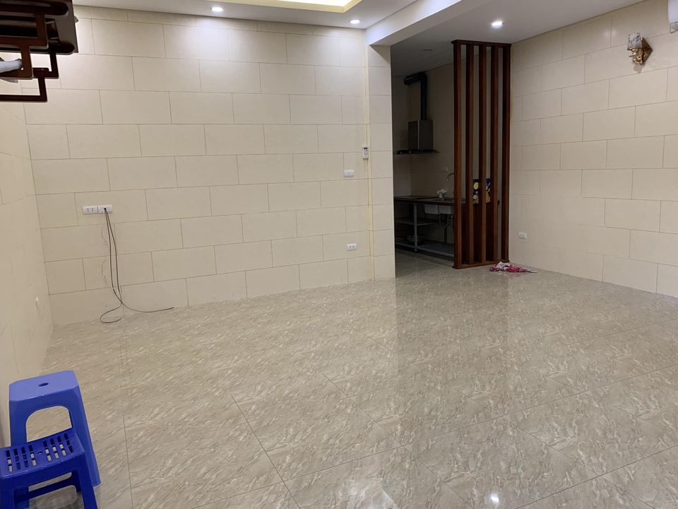 Cho thuê nhà tại nguyễn đức cảnh, thông sang đền lừ, giá 7tr/tháng