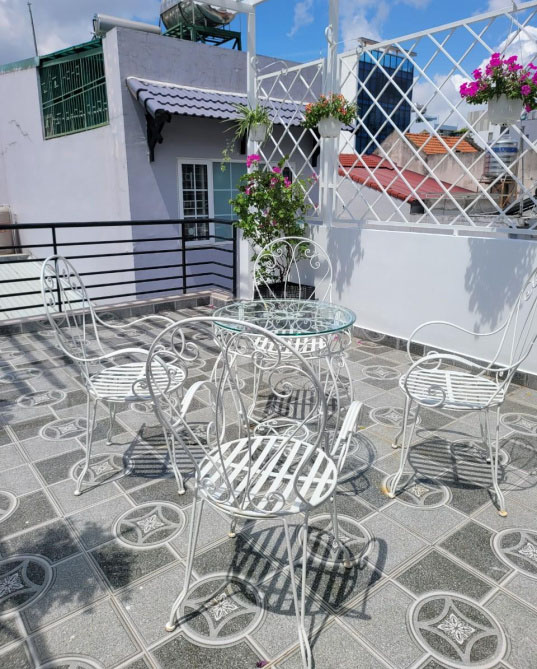 Cần tiền bán nhanh nhà mới xây tại đường Lam Sơn, Tân Bình 4 phòng ngủ nội thất cực sang