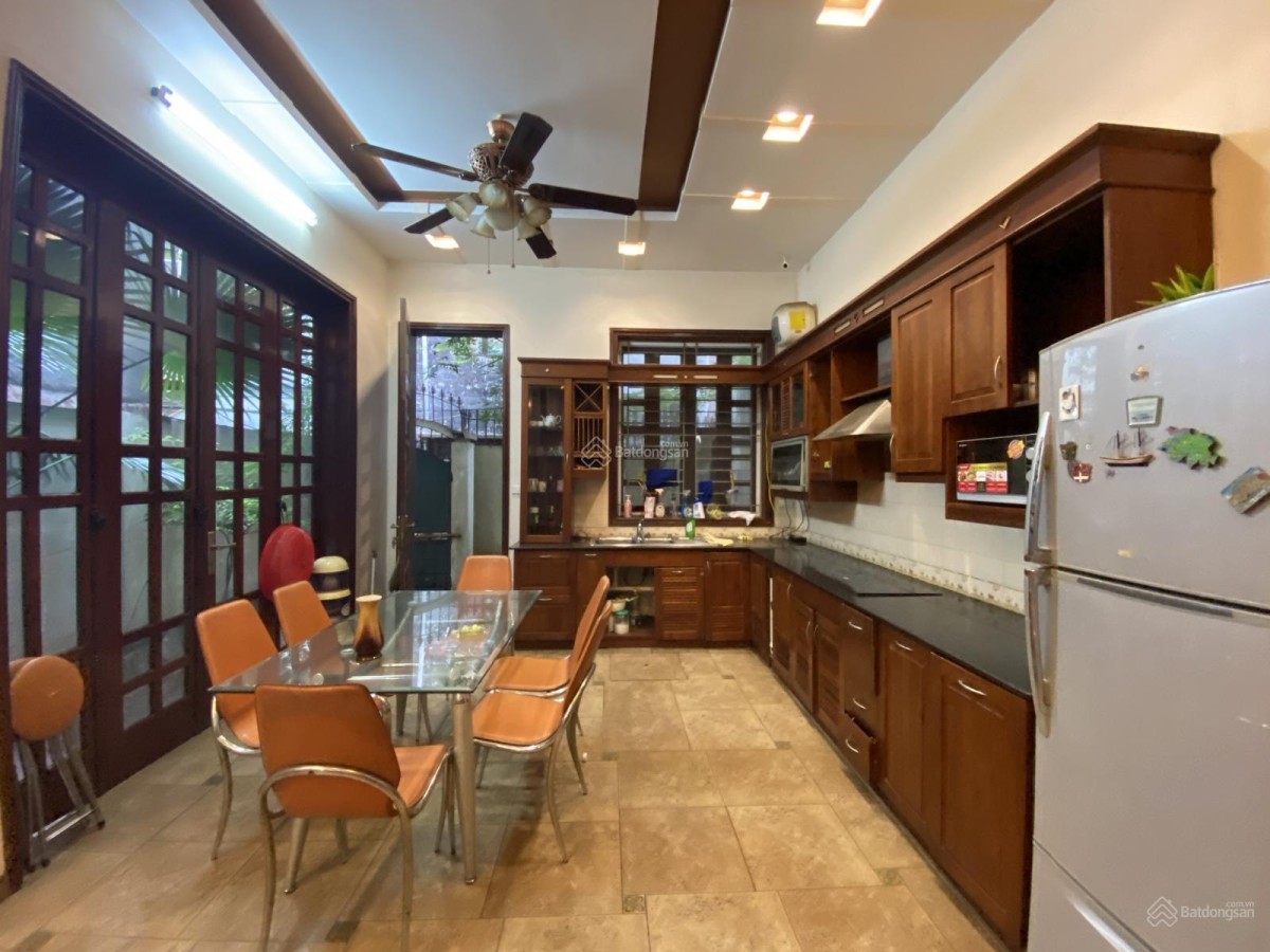Chính chủ có nhà vừa ở vừa làm vp cho thuê 120m2, giá 8tr/tháng