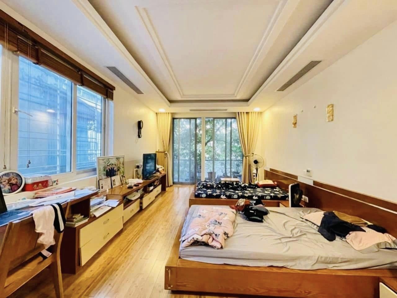 Bán nhà lô góc diện tích 50m2 giá 6 tỷ  tại Đội Cấn, Ba Đình