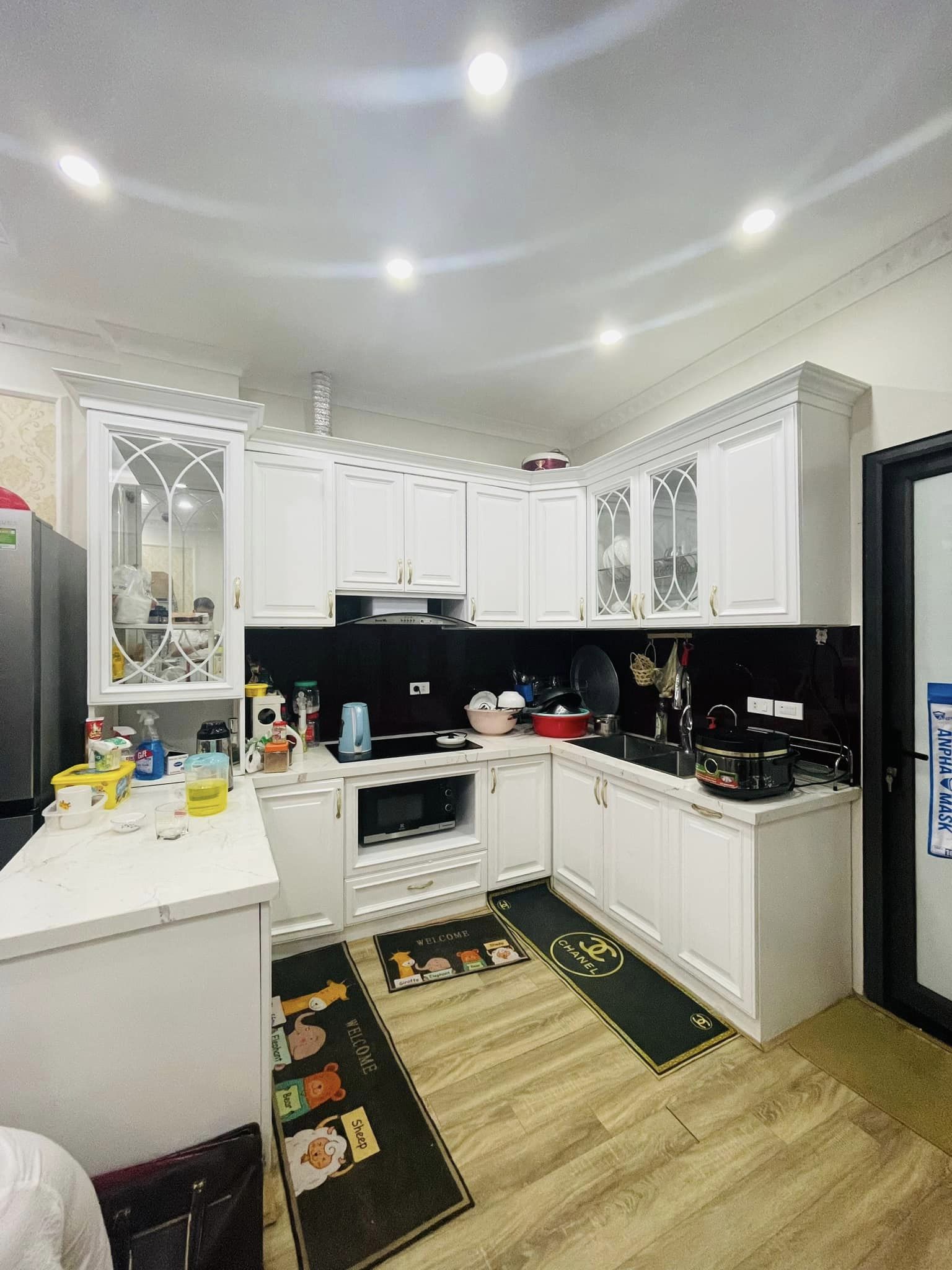 Bán nhà 4  tầng 115m2, full nội thất giá 8,5 tỷ tại Nguyễn Khánh Toàn, Cầu Giấy