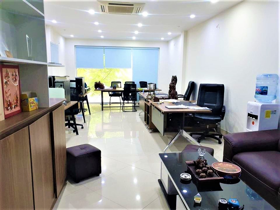 Bán nhà ba mặt thoàng, diện tích 54m2 giá 6 tỷ tại Cầu Giấy
