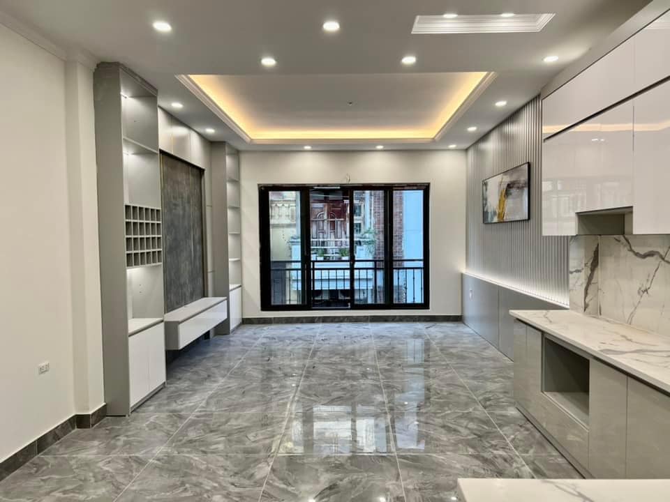 Bán nhà lô góc 4 tầng, 40m2 giá 5,4 tỷ tại Đê La Thành