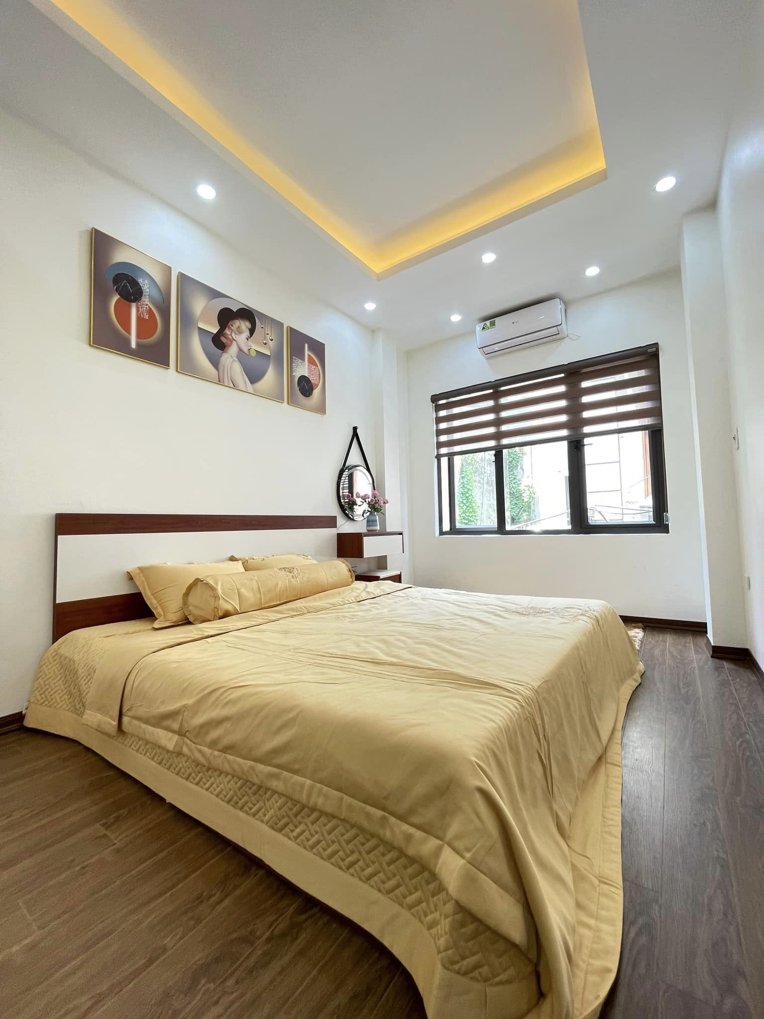 Bán nhà lô góc 4 tầng, 40m2 giá 5,4 tỷ tại Đê La Thành