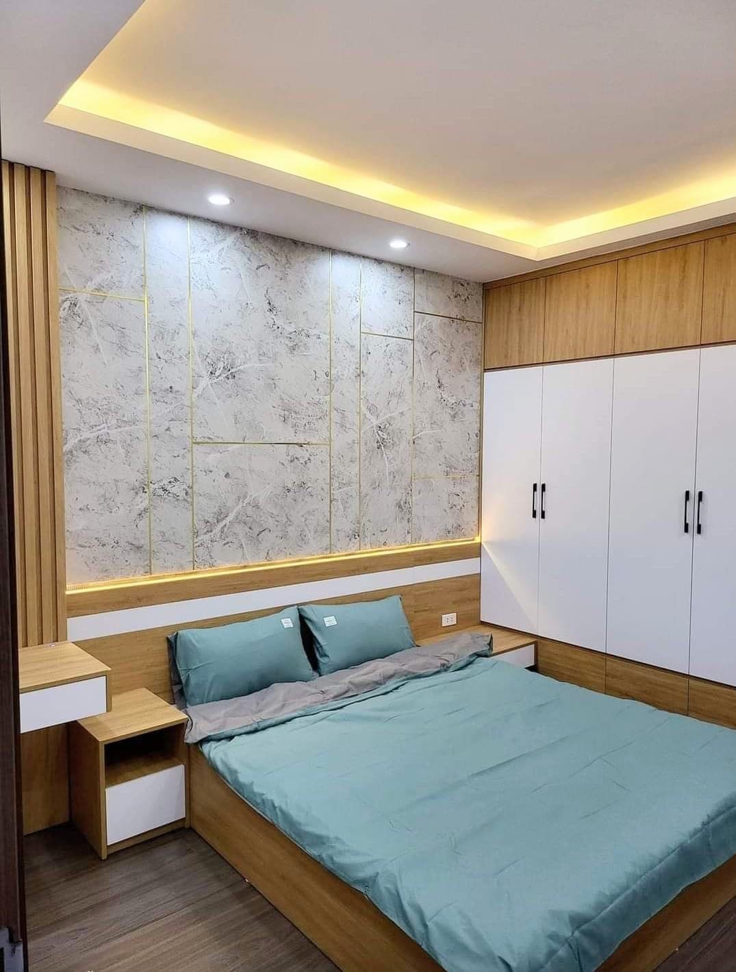 Bán nhà 5 tầng, mặt tiền 4m giá 5 tỷ tại phố Lạc Trung, Hai Bà Trưng