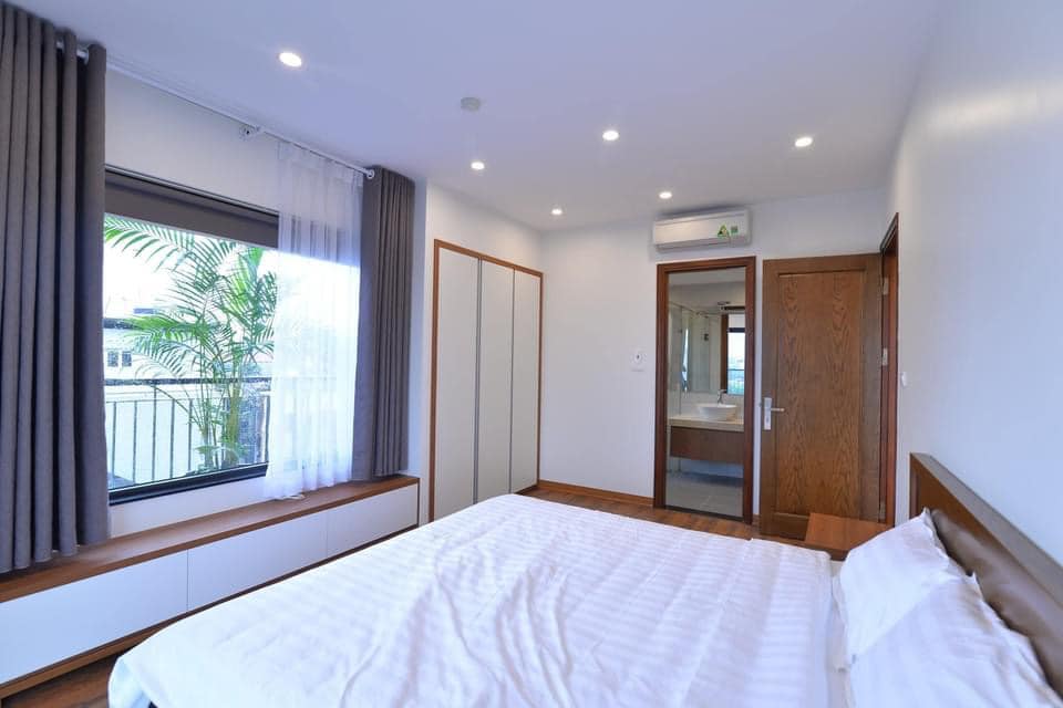 Cần bán nhà 8 tầng,  diện tích 185m2 giá 33,5 tỷ tại Thuỵ Khuê, Tây Hồ
