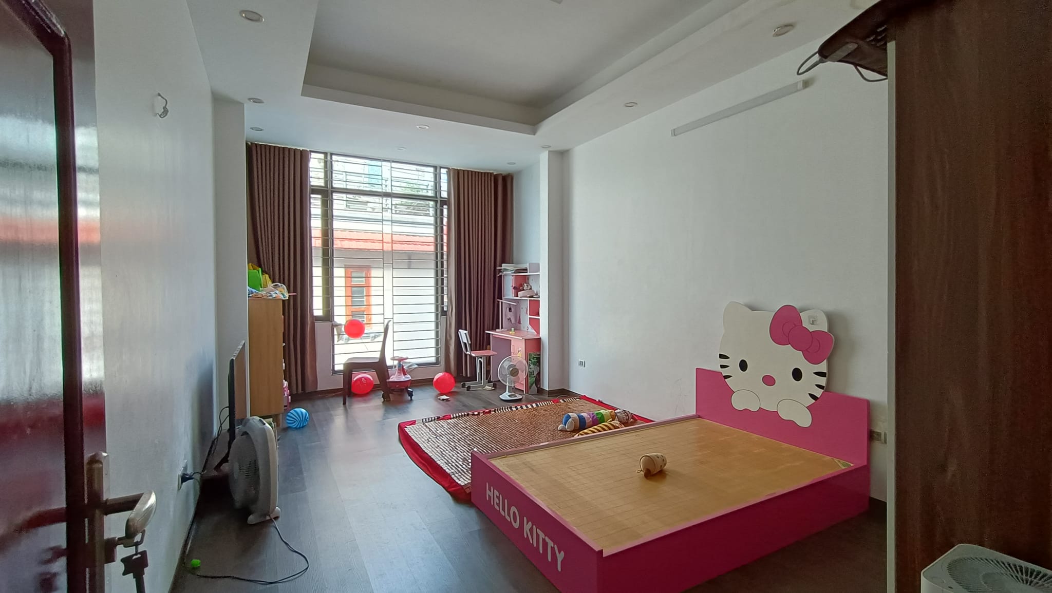 Chính chủ cần bán nhà diện tích 45m2, giá 10,8 tỷ tại Cầu Giấy