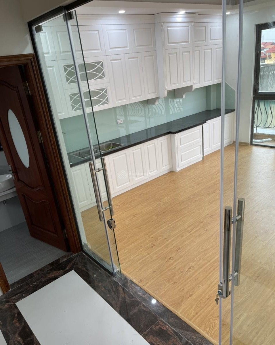 Bán nhà view đẹp ở Nhật Tân, Tây Hồ, Hà Nội
