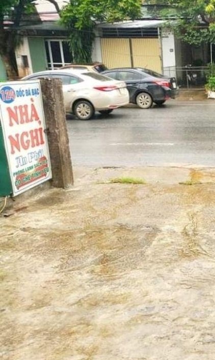 Chính chủ cần bán nhà mặt phố Thị Xã Sơn Tây sổ đỏ đẹp