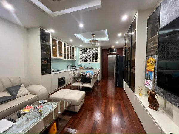 Cần bán nhà tại Hoàng Hoa Thám, Ba Đình full nội thất, diện tích 43m2 giá 12,8 tỷ