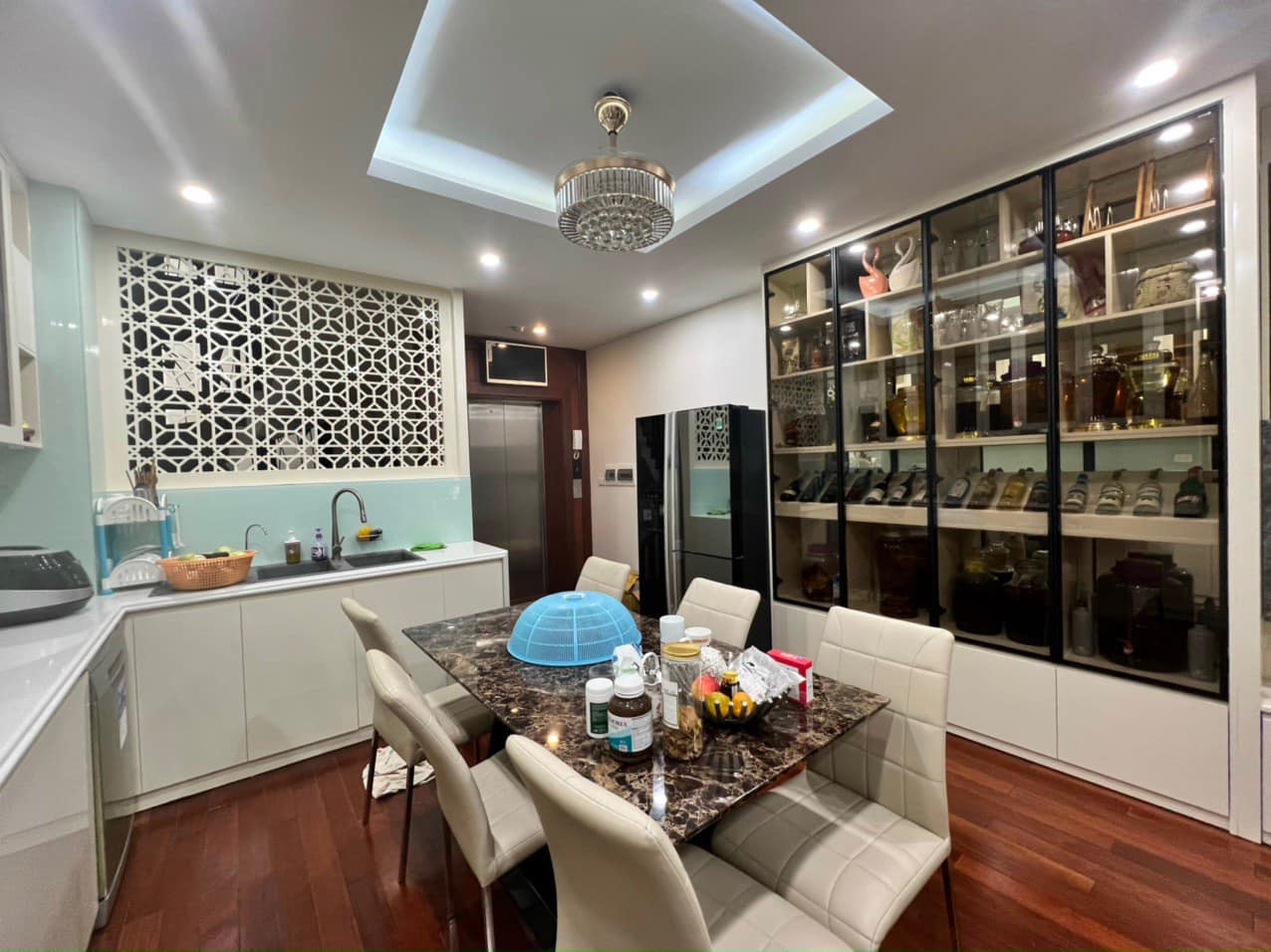 Cần bán nhà tại Hoàng Hoa Thám, Ba Đình full nội thất, diện tích 43m2 giá 12,8 tỷ