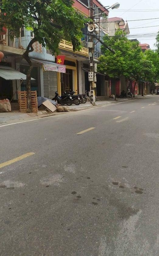 Bán gấp nhà mặt phố Ngô Quyền, Sơn Tây giá thương lượng