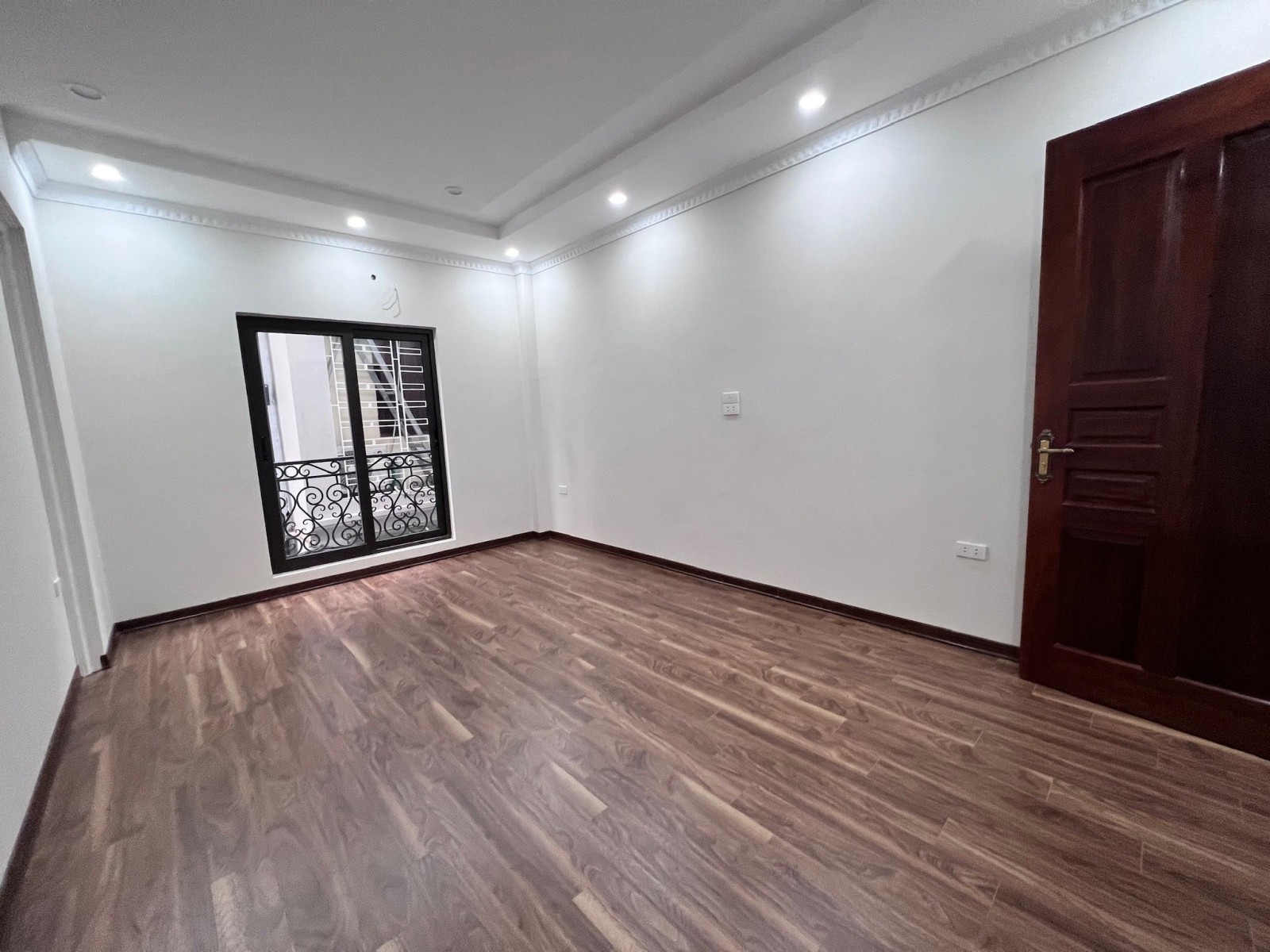 Chính chủ cần bán nhà tại Ngọc Lâm, Long Biên diện tích 34m2 giá 4,8 tỷ