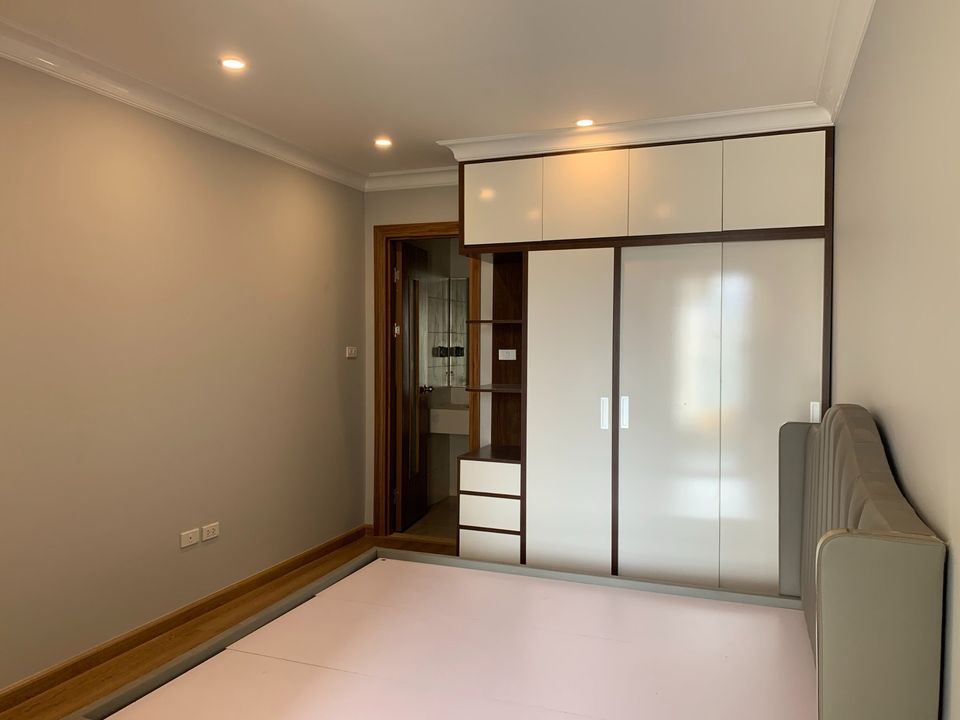 Cho thuê căn hộ chung cư Cầu Giấy Centerpoint giá 16tr/tháng