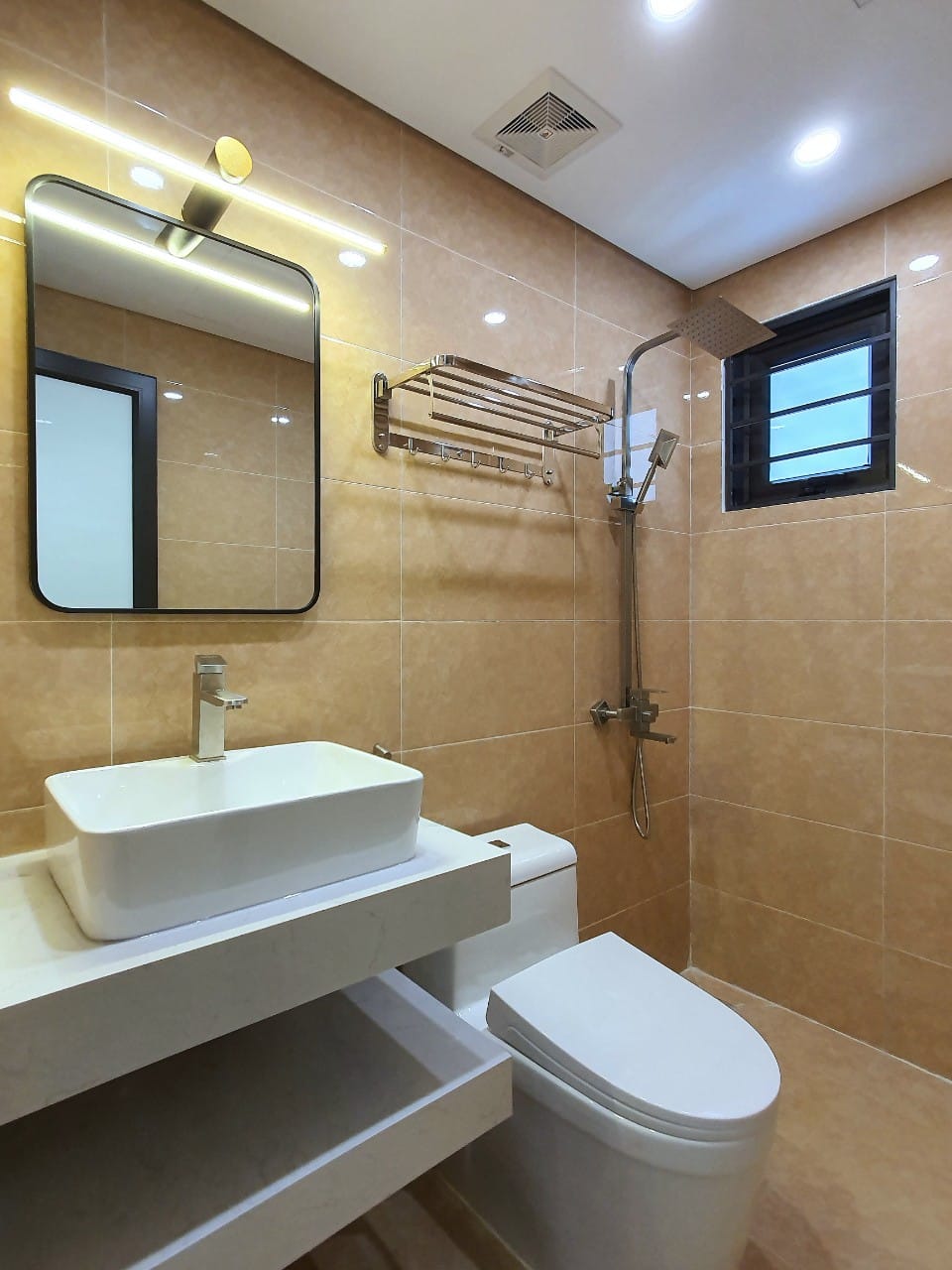 Bán nhà tại An Dương Vương, Tây Hồ diện tích 45m2 giá 5,5 tỷ