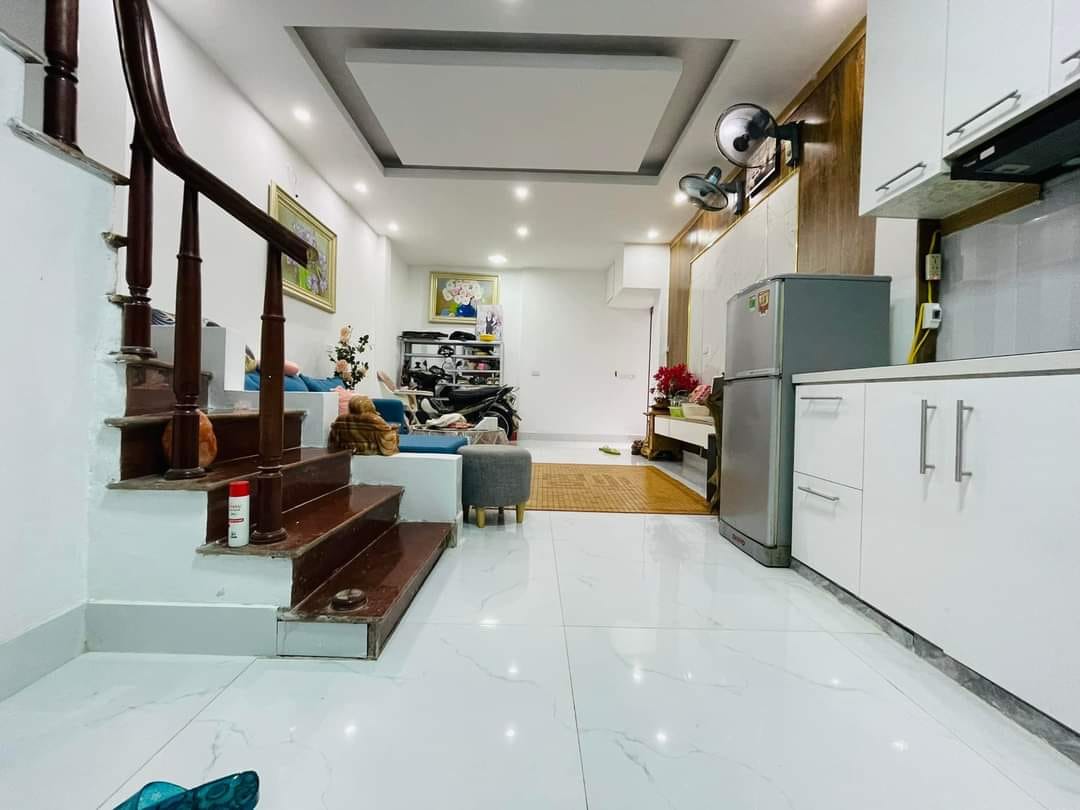 Cần bán nhà 5 tầng, 43m2 giá 4,75 tỷ tại Phương Liệt, Thanh Xuân