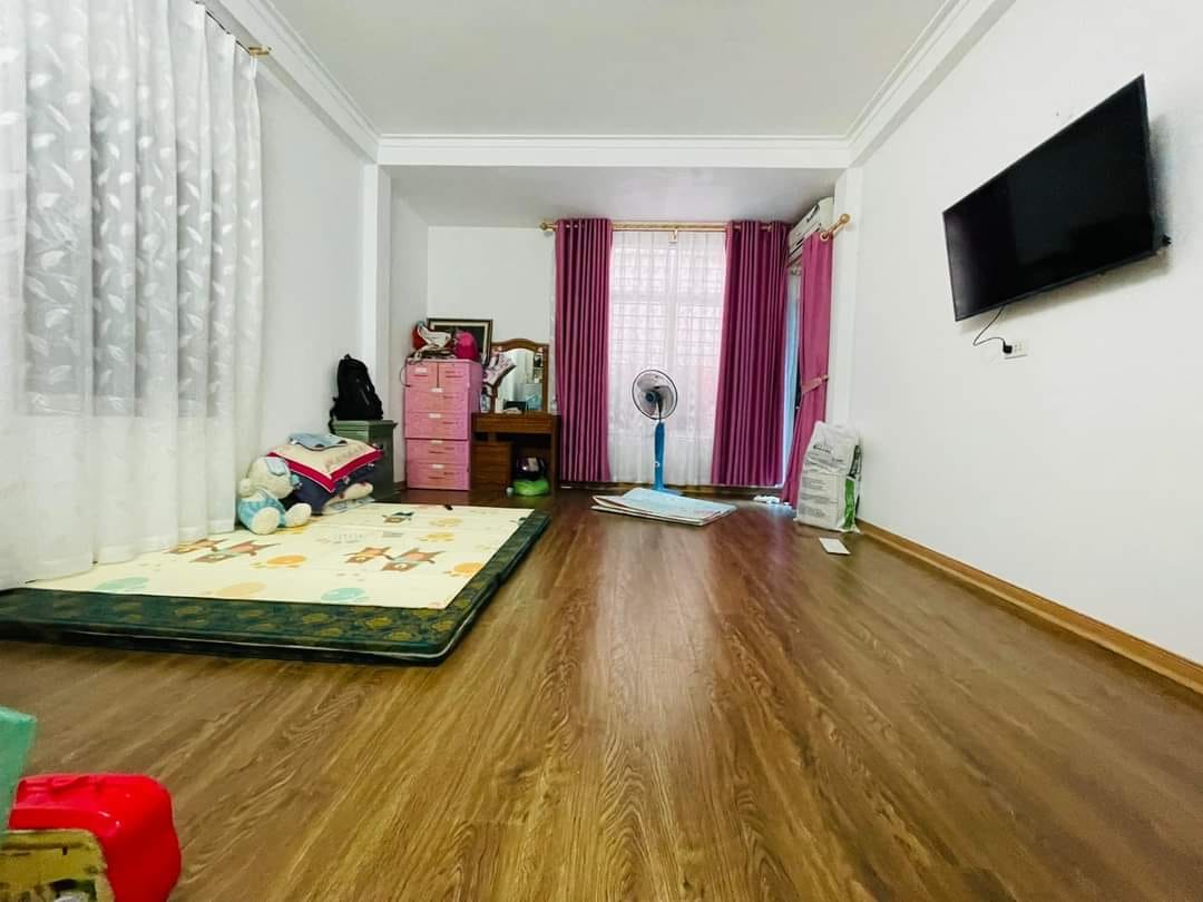 Cần bán nhà 5 tầng, 43m2 giá 4,75 tỷ tại Phương Liệt, Thanh Xuân