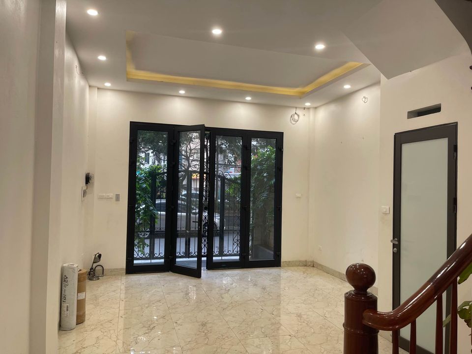 Chính chủ cho thuê nhà Đình Thôn, tiện kinh doanh buôn bán giá 15tr/tháng