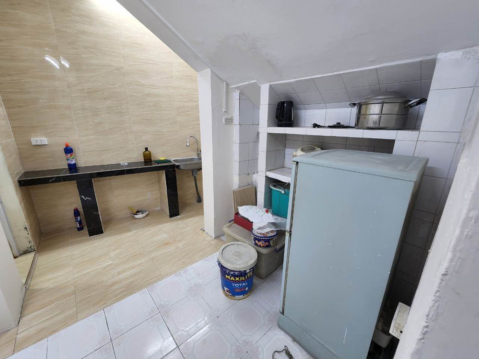 Cho thuê căn hộ tập thể ngay gần mặt phố Bà Triệu, Hàng Bài, Hoàn Kiếm, HN