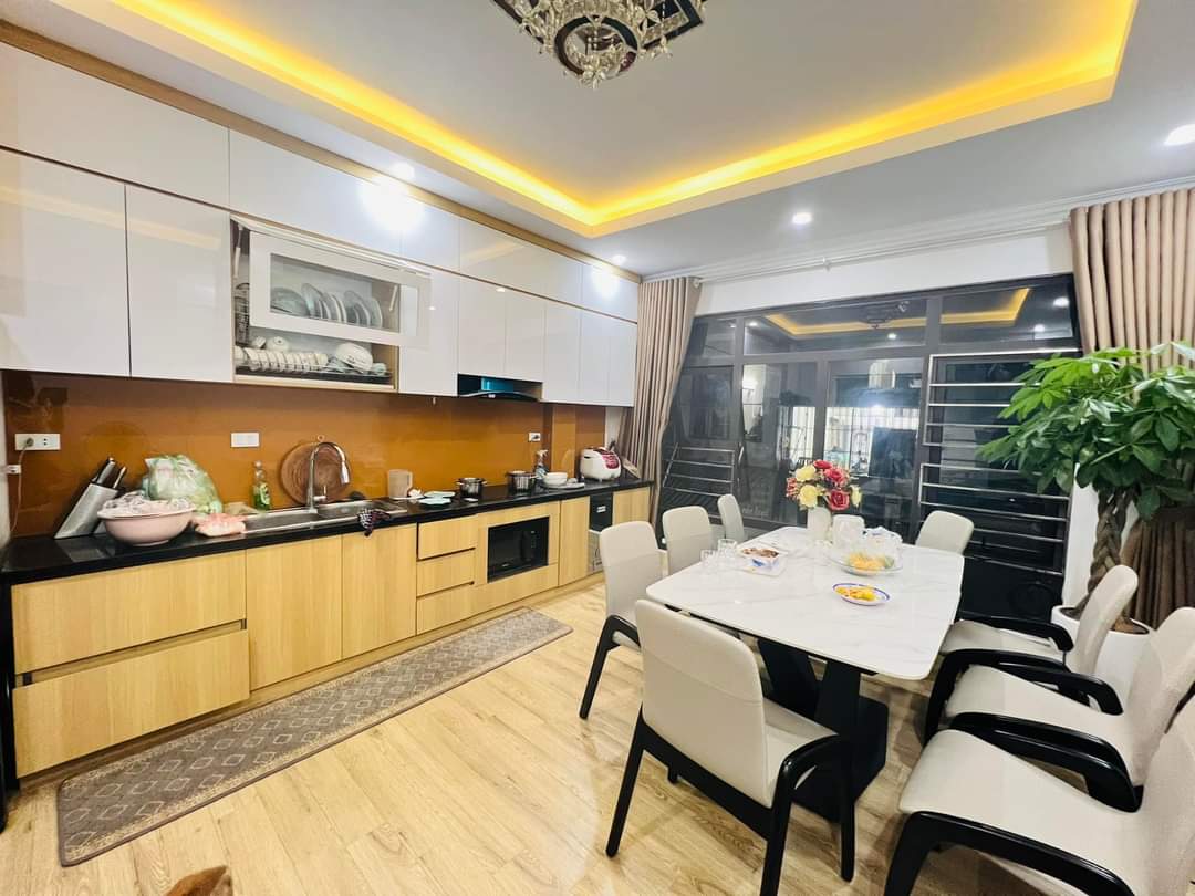 Chính củ cần bán nhà 5 tầng diện tích 77m2 giá 9,98 tỷ tại An Dương Vương, Tây Hồ