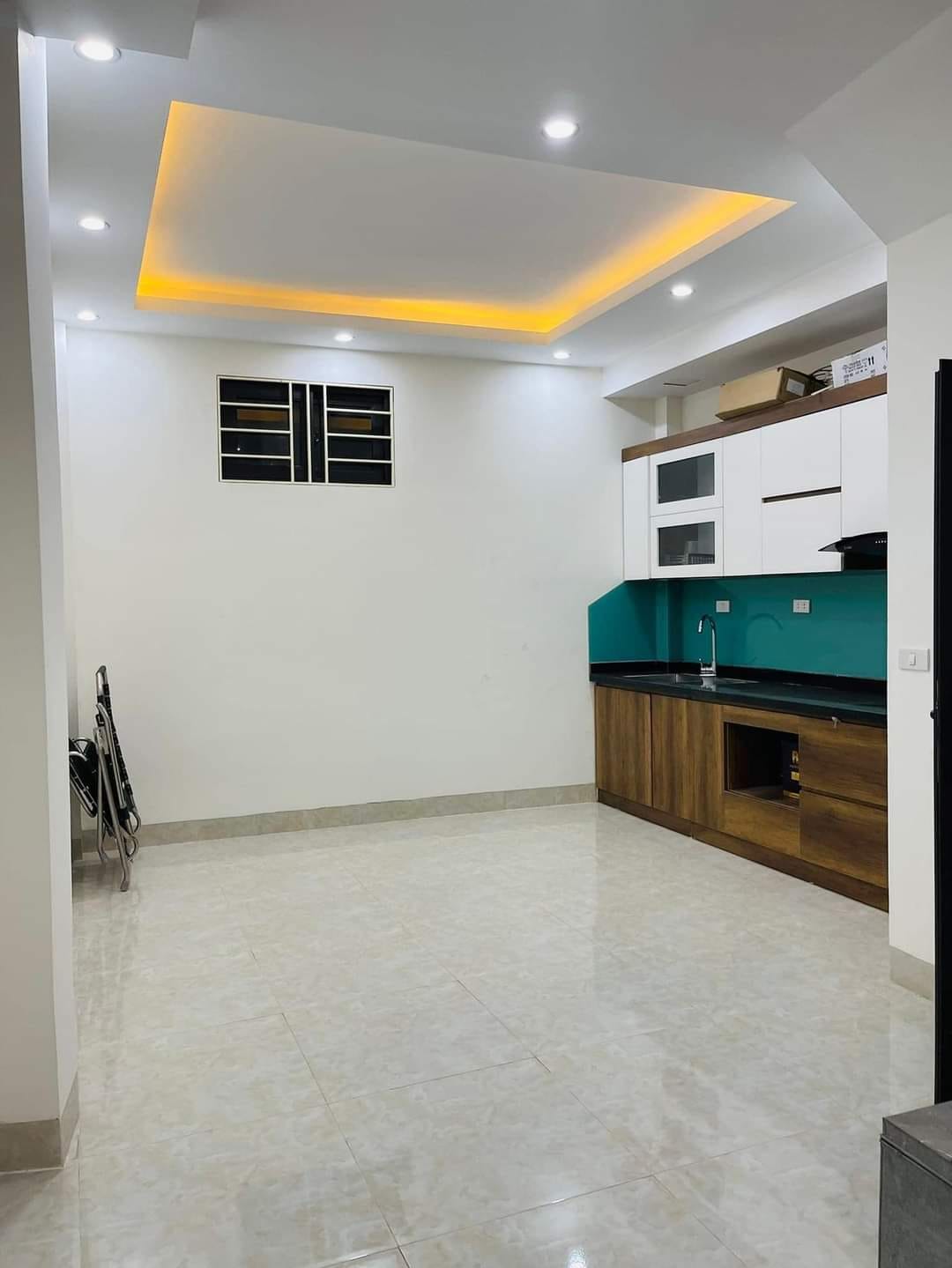 Chính chủ cần bán nhà 5 tầng 40m2 giá 4 tỷ tại Hoàng Hoa Thám, Tây Hồ