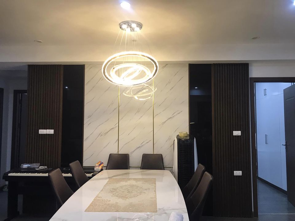 Nhà mình cần cho thuê căn hộ 3ngủ tại Royal City