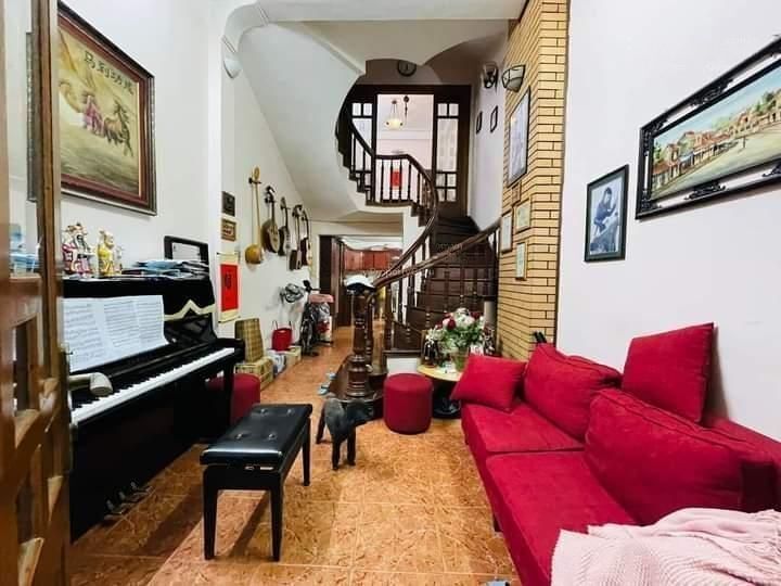 Bán nhà phố Lạc Trung, Hai Bà Trưng. 48m2*4 tầng, mặt tiền 4.1m, ô tô vào nhà