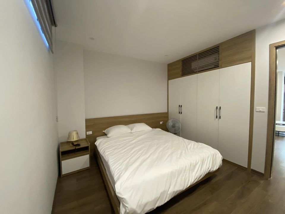 Chính chủ thuê căn hộ cao cấp số 5 Linh Lang, Ba Đình