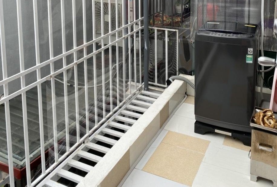 Bán nhanh căn nhà mặt sàn 25m2 2 tầng ở Tây Hồ, Hà Nội