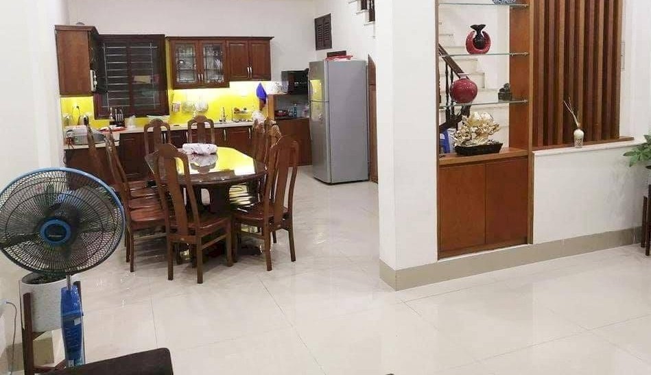 Bán nhà 5 tầng ở Âu Cơ, Tây Hồ, Hà Nội sổ đỏ chính chủ