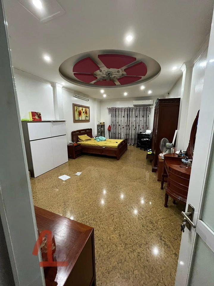 Chính chủ cho thuê nhà 3 tầng ngõ 214 Nguyễn xiển
