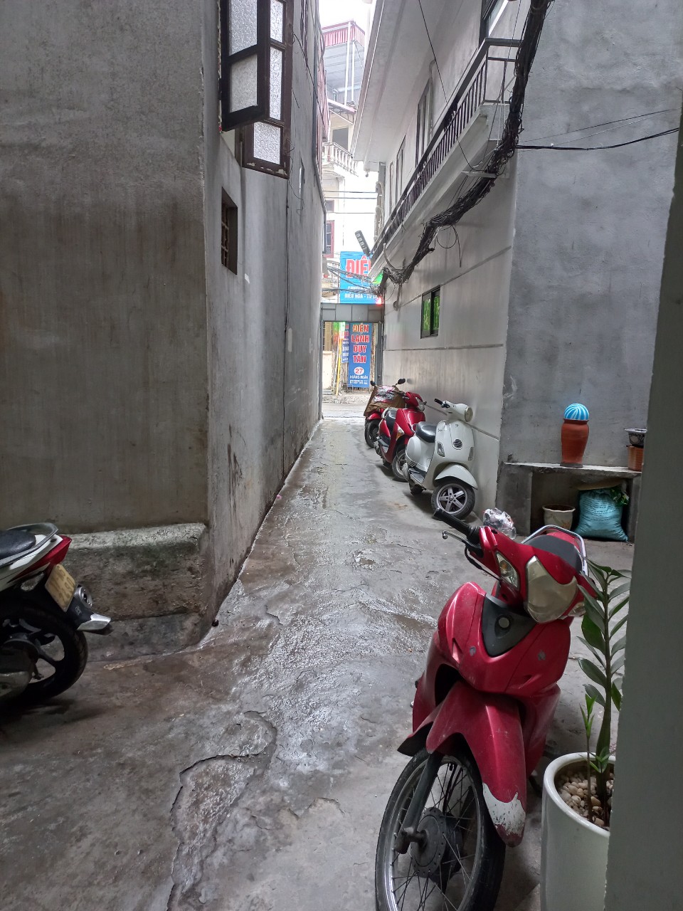 Cần bán nhà 2 tầng ở Nhân Chính Thanh Xuân Hà Nội
