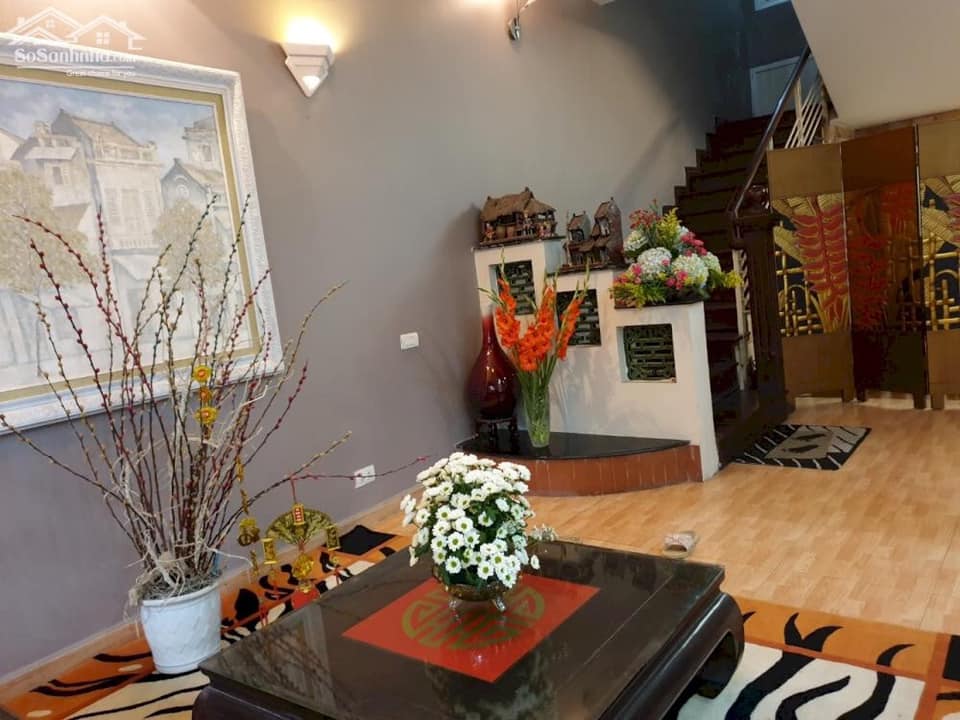 Cần cho thuê nhà 5 tầng tại ngõ Thông Phong, Đống Đa