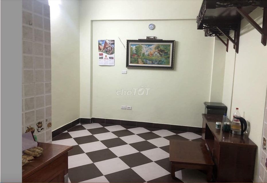 Cho thuê căn hộ tập thể tại Trương Định, Hoàng Mai giá 5tr/tháng