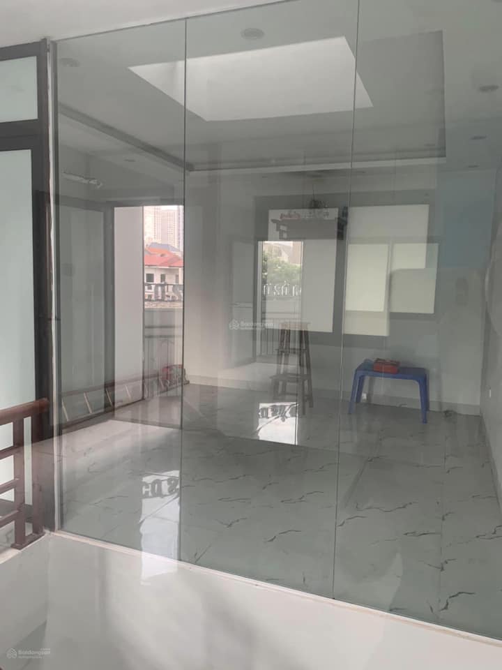Cho thuê nhà tại Lạc Long Quân, Tây Hồ giá chỉ 9tr/tháng