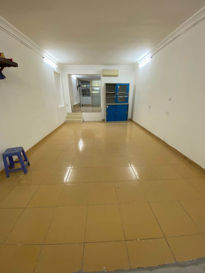 Cần cho thuê gấp căn hộ tầng 2 tập thể Giảng Võ, Ba Đình