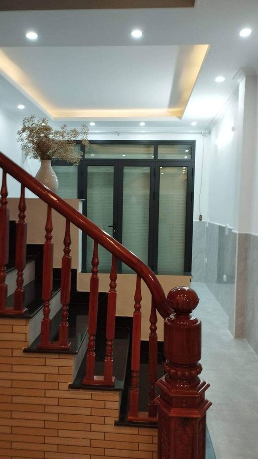 Cho thuê nhà nguyên căn vừa mới xây xong tại Ngọc Lâm, Long Biên