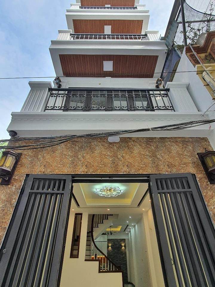Cho thuê nhà 5 tầng tại Nguyễn Khang, Cầu Giấy