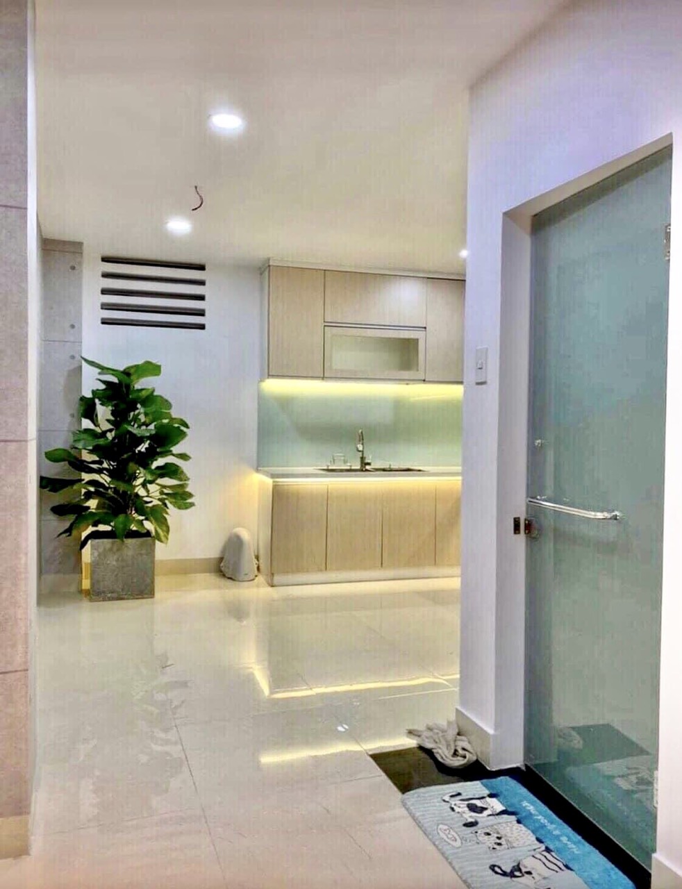 nhà mặt tiền đúc 6T, chỉ có 9.2 tỷ
