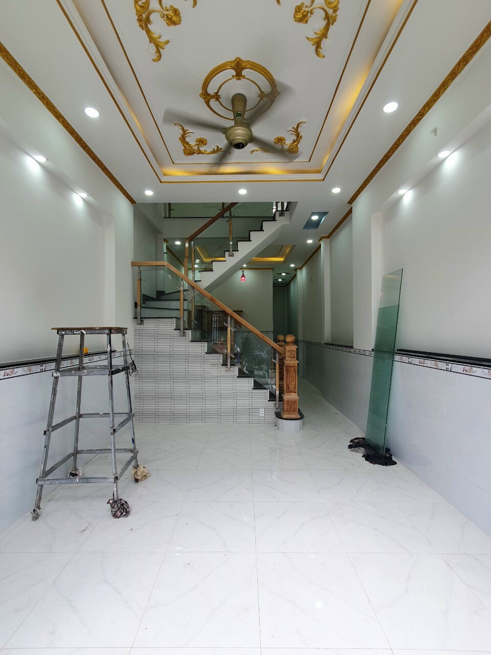 Cần vốn sang gấp 1 trệt 1 lầu đúc thật tại Hóc môn, sổ riêng trả góp