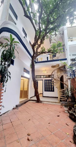 Cần bán lô đất siêu phẩm Kim Mã, cạnh đại sứ quán Thụy Điển