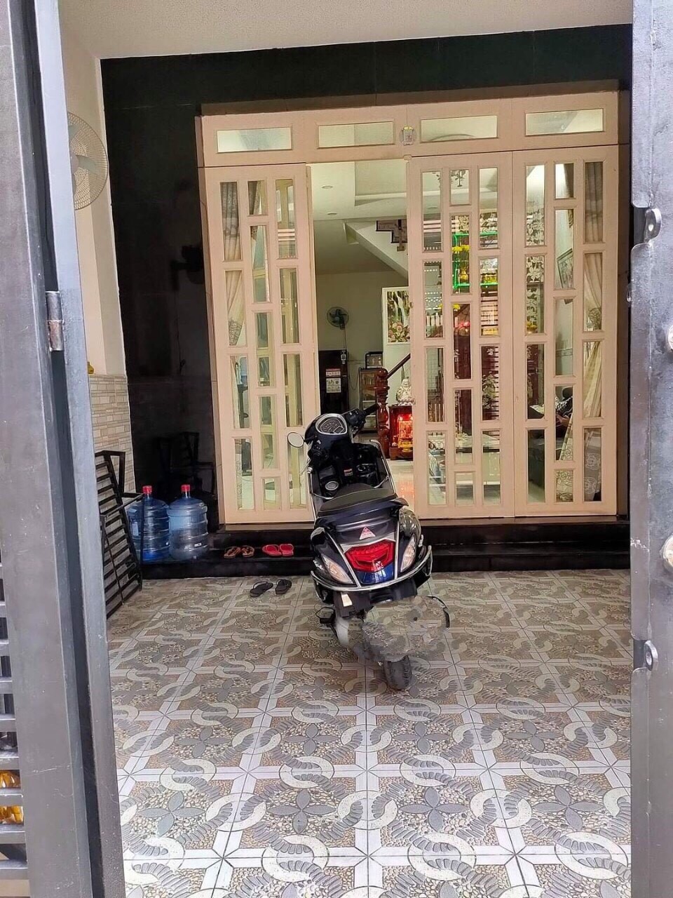 Cho thuê nhà nguyên căn hẻm Trần Xuân Soạn phường Tân Hưng