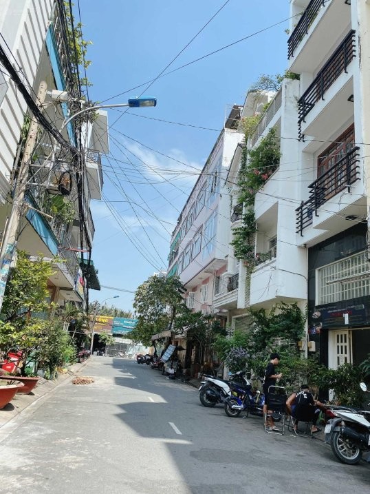 Cho thuê nhà nguyên căn đường Lý Phục Man, quận 7