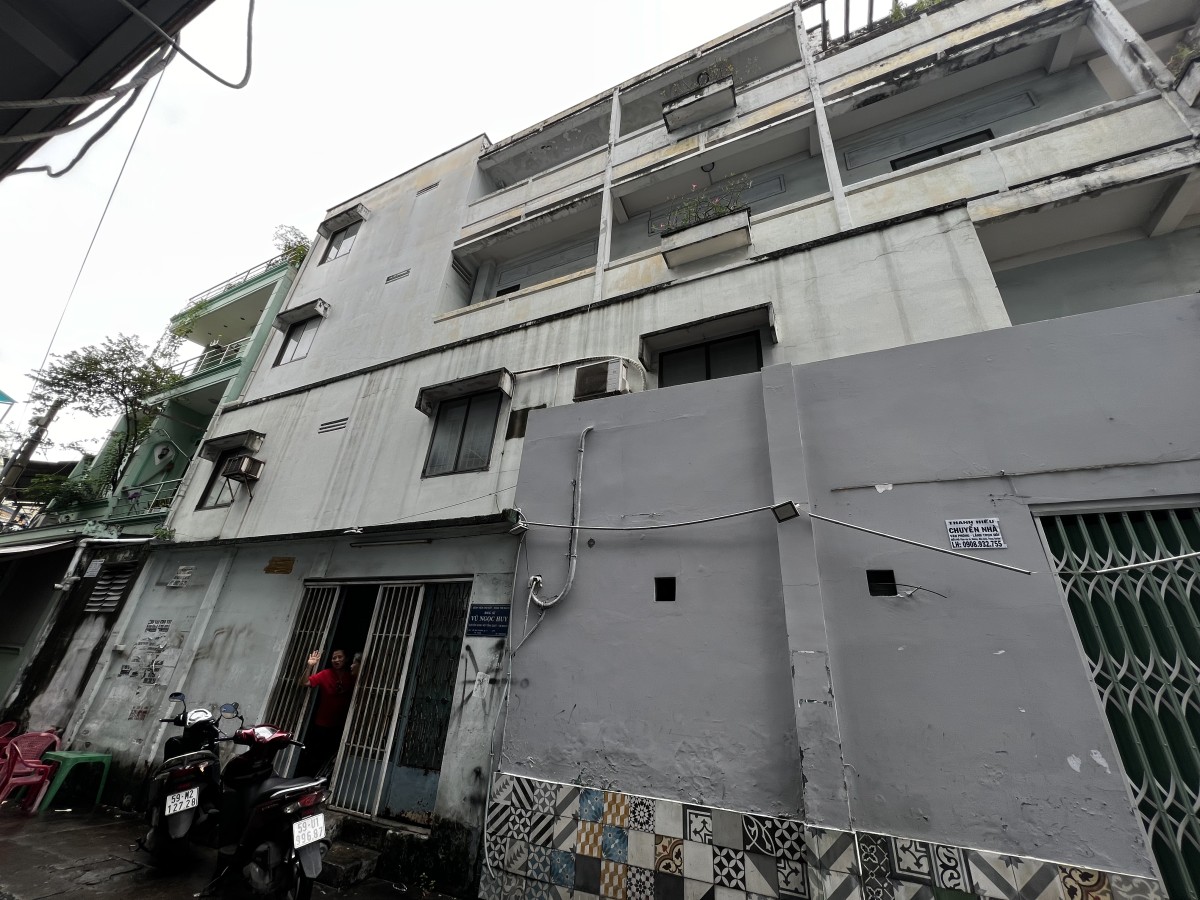 Cho thuê nhà 2 mặt tiền gần bùng binh Lê Đại Hành, quận 11