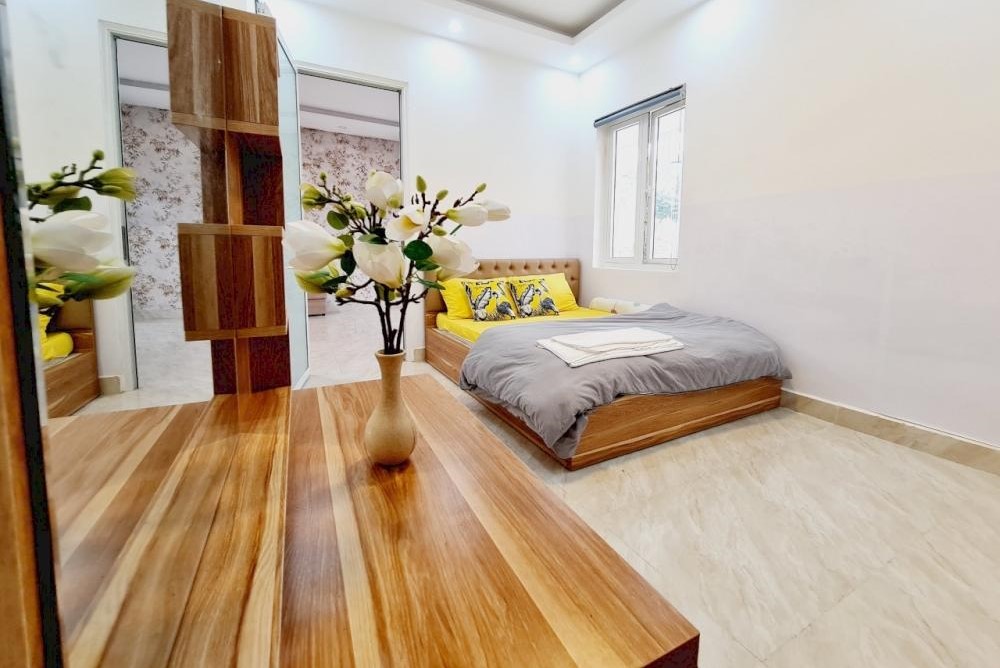 Bán nhà 3 lầu 2 mặt tiền HXH Huỳnh Tấn Phát Quận 7 300m2 giá 11 tỷ